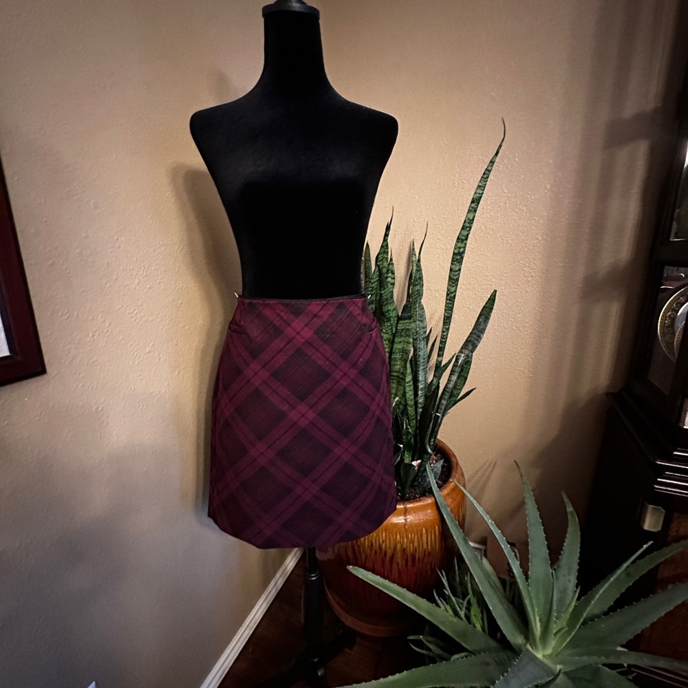 WHBM- Maroon plaid pencil skirt SZ 10